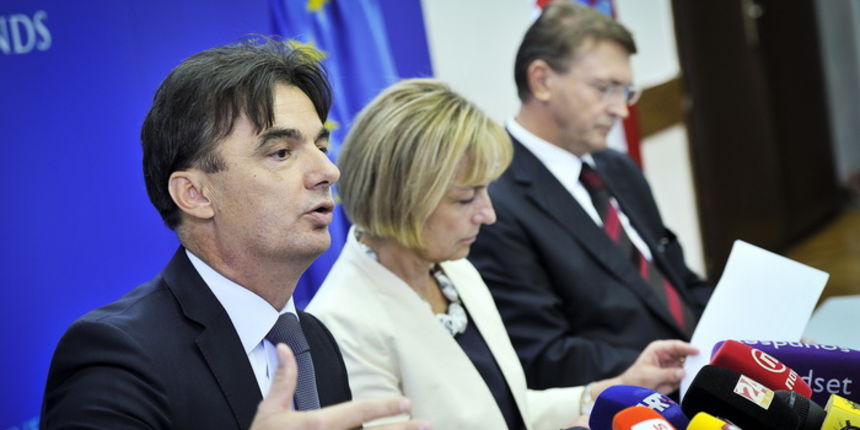 Zagreb, 290812.
Ministarstvo regionalnog razvoja i fondova Europske unije.
Press konferencija na kojoj je prezentirana ‘Nova statisticka klasifikacija prostornih jedinica Republike Hrvatske’. Na konferenciji su sudjelovali zamjenik ministra regionalnoga Zagreb, 290812.
Ministarstvo regionalnog razvoja i fondova Europske unije.
Press konferencija na kojoj je prezentirana ‘Nova statisticka klasifikacija prostornih jedinica Republike Hrvatske’. Na konferenciji su sudjelovali zamjenik ministra regionalnoga