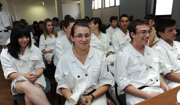 U prostorijama PU Sibensko-kninske predstavljeni su pripadnici prometne mladezi koji ce pomagati policiji u ljetnim mjesecima prilikom regulacije prometa. Photo: Hrvoje Jelavic/PIXSELL Autor  Hrvoje Jelavic/PIXSELL Ključne riječi  policija, policija, mla