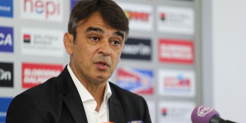 Na Poljudu predstavljen novi trener Hajduka Damir Burić. Photo: Ivo Cagalj/PIXSELL Na Poljudu predstavljen novi trener Hajduka Damir Burić. Photo: Ivo Cagalj/PIXSELL