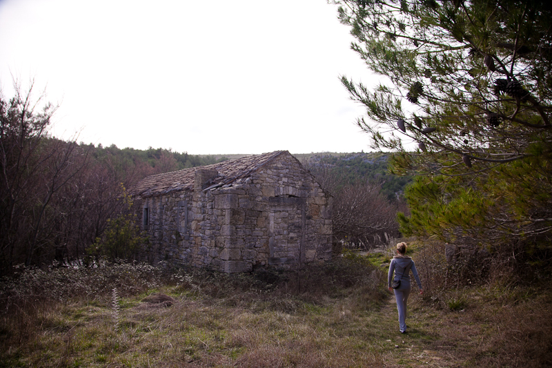 Ugodno prijepodne uz tok rijeke Karešnice i stare zapuštene mlinove, foto: Darko Belančić
