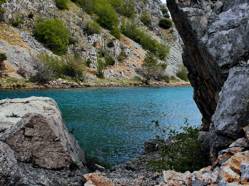 Pješačka staza Obrovac – Jankovića buk