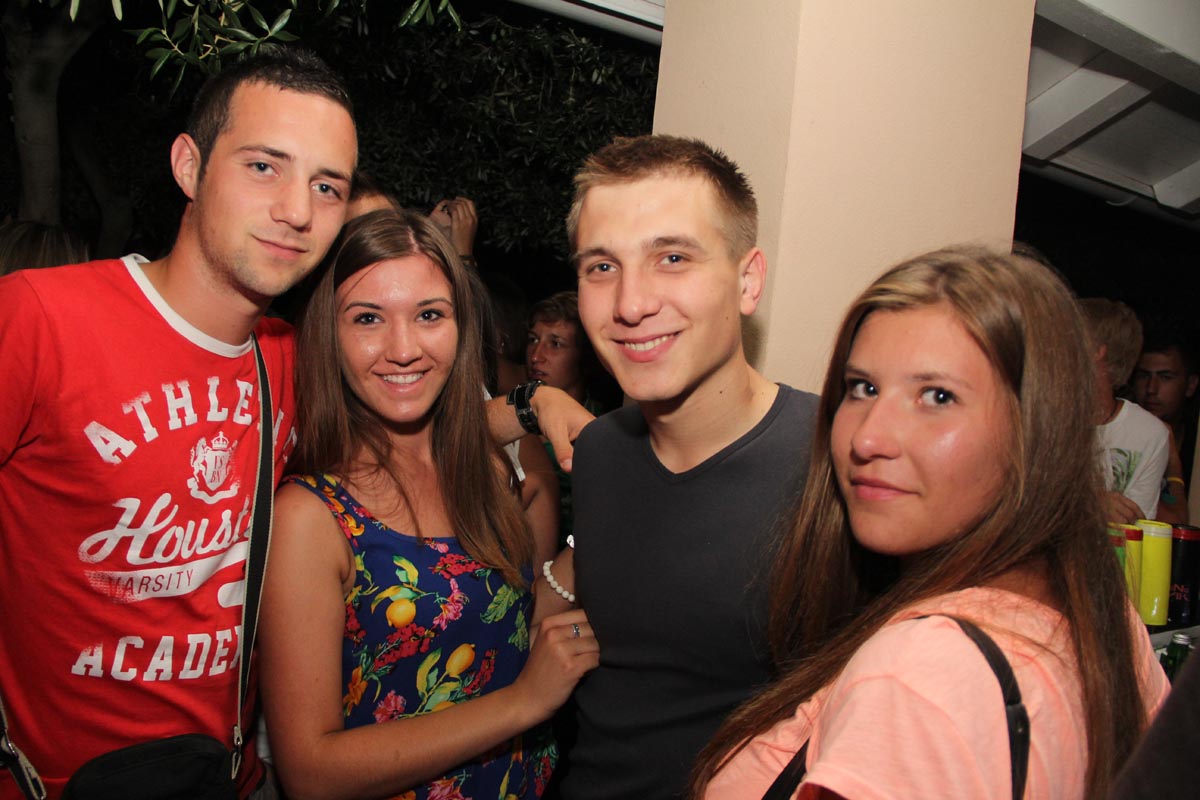 Vagabundo bar Vir: After party uz grupu Magazin, foto: Iva Perinčić Vagabundo bar Vir: After party uz grupu Magazin, foto: Iva Perinčić