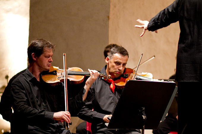 Hrvatska komorna filharmonija, Mak Grgić i Franko Božac u crkvi Sv. Donata, foto: L. Banić