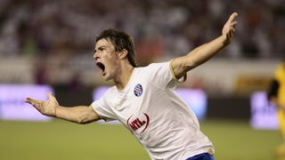 Split 050810.
Stadion NK Hajduka u Poljudu
Predkolo Evropskog kupa : NK Hajduk – Dinamo Bukurest
Na fotografiji slavlje Ante Vukusica.
Foto: Vladimir Dugandzic / CROPIX Split 050810.
Stadion NK Hajduka u Poljudu
Predkolo Evropskog kupa : NK Hajduk – Dinamo Bukurest
Na fotografiji slavlje Ante Vukusica.
Foto: Vladimir Dugandzic / CROPIX