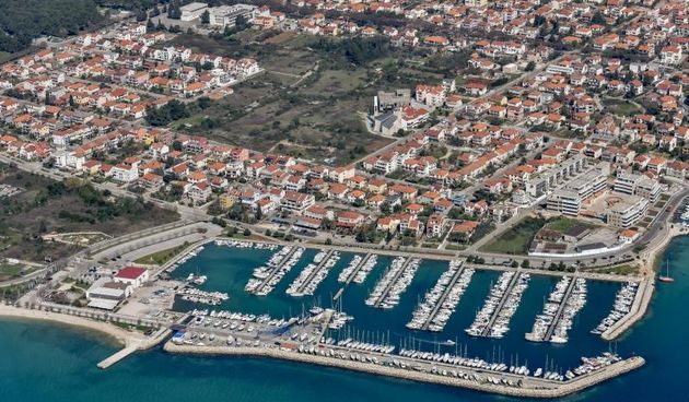 Zadar iz zraka: Uvala Dražanica i marina Vitrenjak. Foto: Dino Stanin/PIXSELL