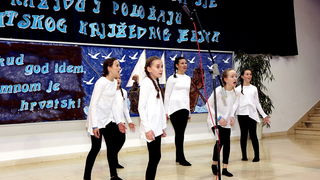 OŠ Smiljevac: Obilježena 50. godina Deklaracije o nazivu i položaju hrvatskoga jezika OŠ Smiljevac: Obilježena 50. godina Deklaracije o nazivu i položaju hrvatskoga jezika