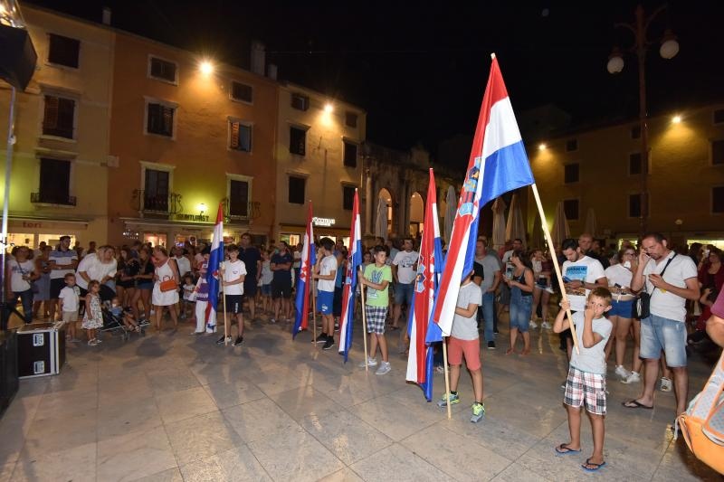 Svečani doček brončanog Stipe Žunića na Narodnom trgu