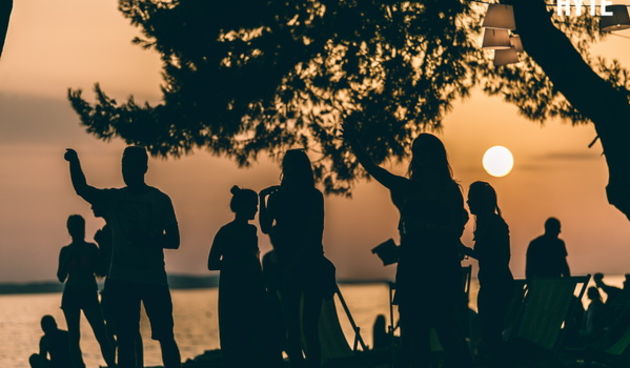 Prvi dan Hyte Festivala na plaži Kolovare i u klubu Zara Beach