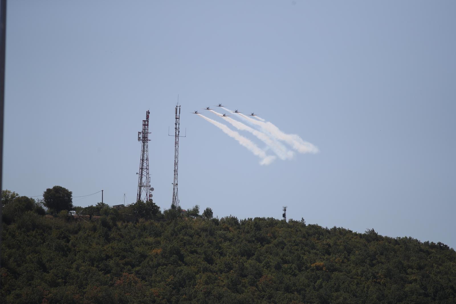 Preleti Rafalea i Krila oluje na obilježavanju 29. obljetnice VRO Oluja @ Knin Preleti Rafalea i Krila oluje na obilježavanju 29. obljetnice VRO Oluja @ Knin