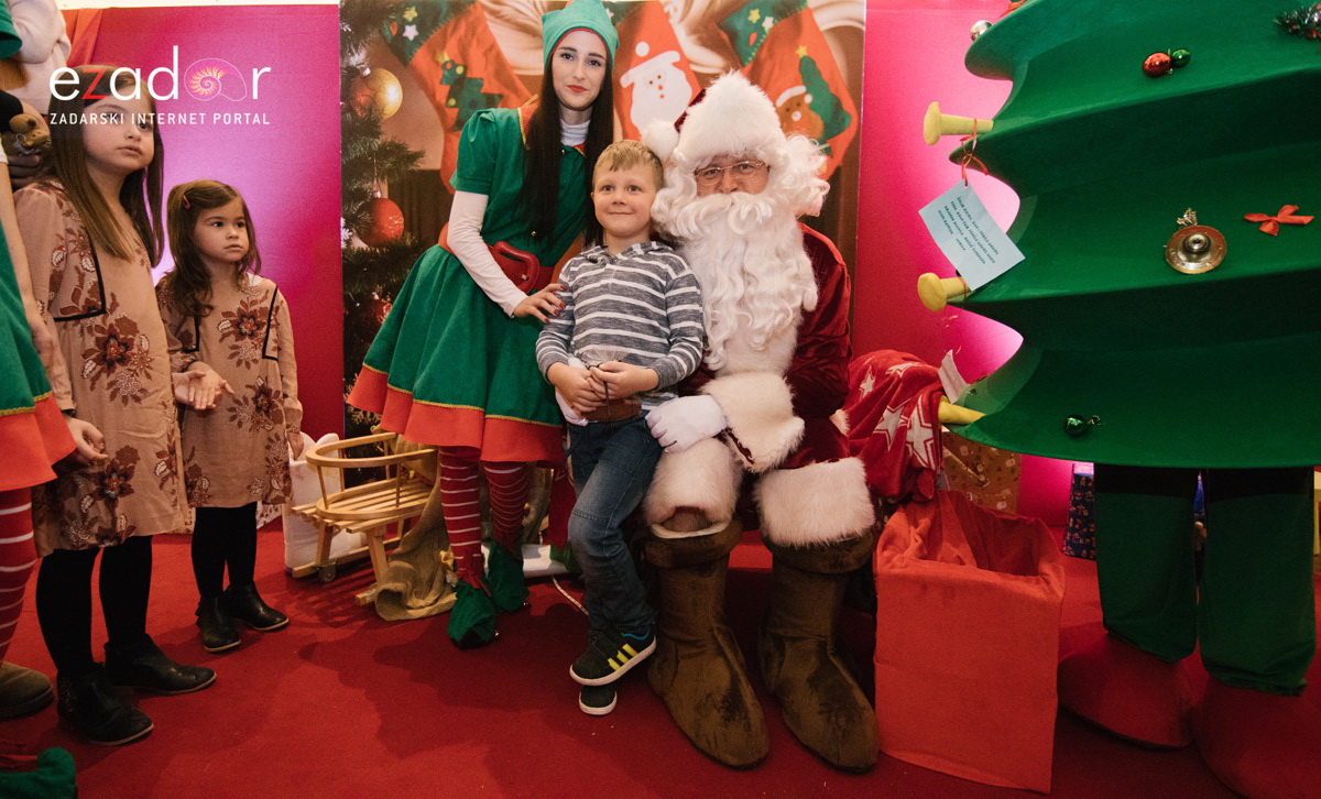 Zimski sportovi s Djedom Božićnjakom Zimski sportovi s Djedom Božićnjakom