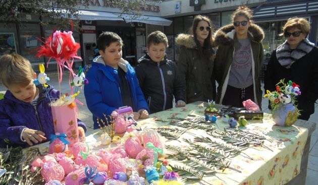 Biograd na Moru: Maslinove grančice i darovni program najmlađih