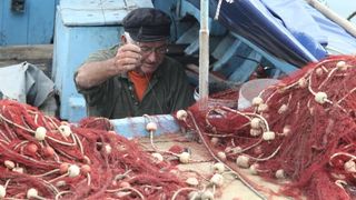 Krpanje ribarske mriže posao koji se sve manje viđa uz obalu Jadrana. Photo: Ivo Čagalj/PIXSELL Krpanje ribarske mriže posao koji se sve manje viđa uz obalu Jadrana. Photo: Ivo Čagalj/PIXSELL