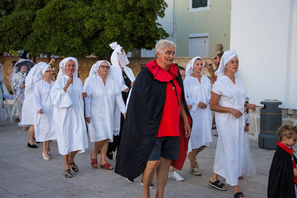 Paški ljetni karneval 2017 – maškarana povorka