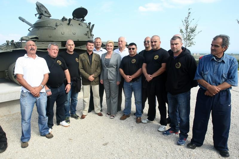 Zadar – U nazocnosti brojnih branitelja, gradskih vlasti, pripadnika HV-a i MUP-a te gradjana Zadra sredisnjom svecanoscu na gradskom predjelu Dracevac obiljezena je 23. obljetnica Dana obrane Grada. Svecanosti je nazocila Kolinda Grabar Kitarovic. Photo: Zadar – U nazocnosti brojnih branitelja, gradskih vlasti, pripadnika HV-a i MUP-a te gradjana Zadra sredisnjom svecanoscu na gradskom predjelu Dracevac obiljezena je 23. obljetnica Dana obrane Grada. Svecanosti je nazocila Kolinda Grabar Kitarovic. Photo: