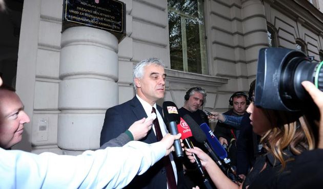 Zagreb – Nediljko Ivancevic odvjetnik osumnjicenog Zdravka Livakovica obatio se medijima. Photo: Robert Anic/PIXSELL