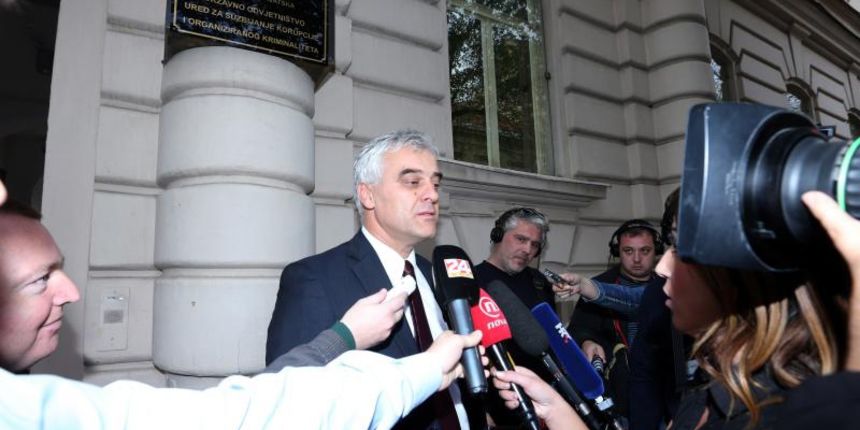 Zagreb – Nediljko Ivancevic odvjetnik osumnjicenog Zdravka Livakovica obatio se medijima. Photo: Robert Anic/PIXSELL Zagreb – Nediljko Ivancevic odvjetnik osumnjicenog Zdravka Livakovica obatio se medijima. Photo: Robert Anic/PIXSELL