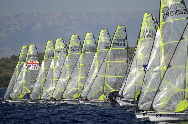 Zadar, 010909.
Europsko prvenstvo u jedrenju za klasu 49er 2009.
Danas se vozi drugi dan regata na Europskom prvenstvu u klasi 49er koje se odrzava od 29og kolovoza do 5og rujna u organizaciji JK Uskok. Iako bez jakog vjetra jedrlicari ce uspijeti odvozi Zadar, 010909.
Europsko prvenstvo u jedrenju za klasu 49er 2009.
Danas se vozi drugi dan regata na Europskom prvenstvu u klasi 49er koje se odrzava od 29og kolovoza do 5og rujna u organizaciji JK Uskok. Iako bez jakog vjetra jedrlicari ce uspijeti odvozi