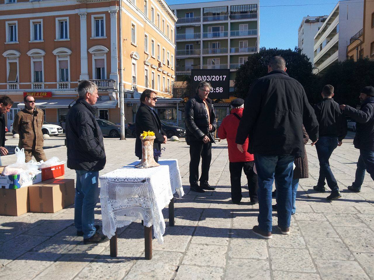 Dan žena, Bleke i konji