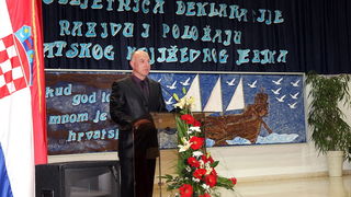 OŠ Smiljevac: Obilježena 50. godina Deklaracije o nazivu i položaju hrvatskoga jezika OŠ Smiljevac: Obilježena 50. godina Deklaracije o nazivu i položaju hrvatskoga jezika