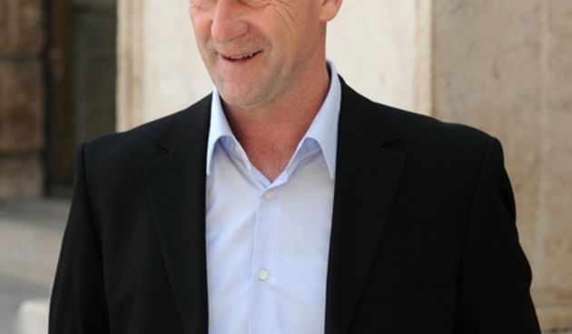 Zadar, 220413.Stand kandidata za zadarskog gradonacelnika Rena Sinovcica na Narodnom trgu.Na fotografiji: Reno Sinovcic.Foto: Luka Gerlanc / CROPIX