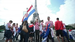 Euro 2016: Hrvatski navijači napravili fenomenalnu atmosferu u Parizu. Photo: Sanjin Strukić/PIXSELL Euro 2016: Hrvatski navijači napravili fenomenalnu atmosferu u Parizu. Photo: Sanjin Strukić/PIXSELL