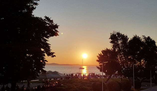 Zalazak sunca i Craft Beer Festival na zadarskoj rivi. Foto: Mladen Malik