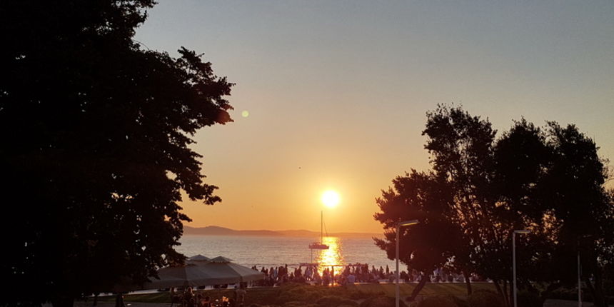 Zalazak sunca i Craft Beer Festival na zadarskoj rivi. Foto: Mladen Malik Zalazak sunca i Craft Beer Festival na zadarskoj rivi. Foto: Mladen Malik