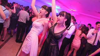 Maturalna večer Ekonomske škole (foto:Saša Čuka) Maturalna večer Ekonomske škole (foto:Saša Čuka)