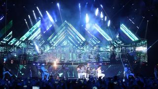 Image 379339 (auto) Image 379339 (auto)