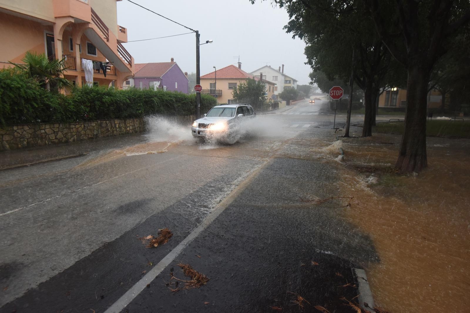 Kišna kataklizma u Zadru: poplavljen cijeli grad