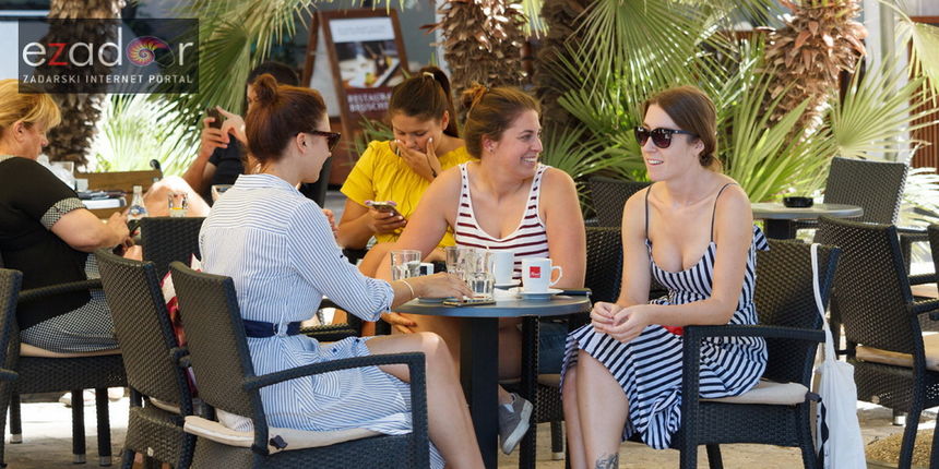 Đir po gradu 26. kolovoza 2017. (djevojke, kafić, kava, kafići, ugostitelji, prijateljice)
