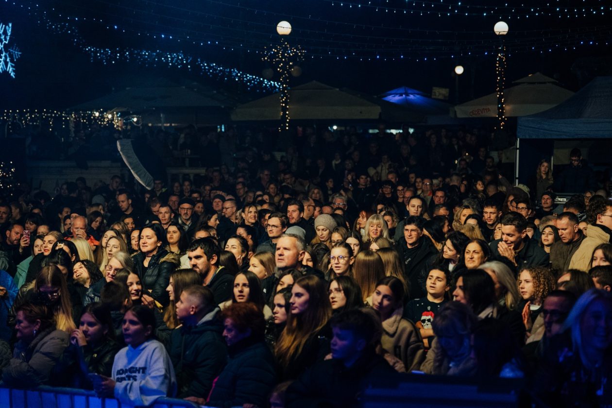 Tajči na Trgu Petra Zoranića