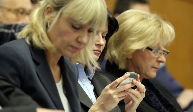 Zadar, 110211.
U velikoj Gradskoj vijecnici odrzana je sjednica Gradskog vijeca.
Na slici : Ingrid Anticevic Marinovic , Sabina Glasovac i Omerka Saric
Foto : Vladimir Ivanov / CROPIX