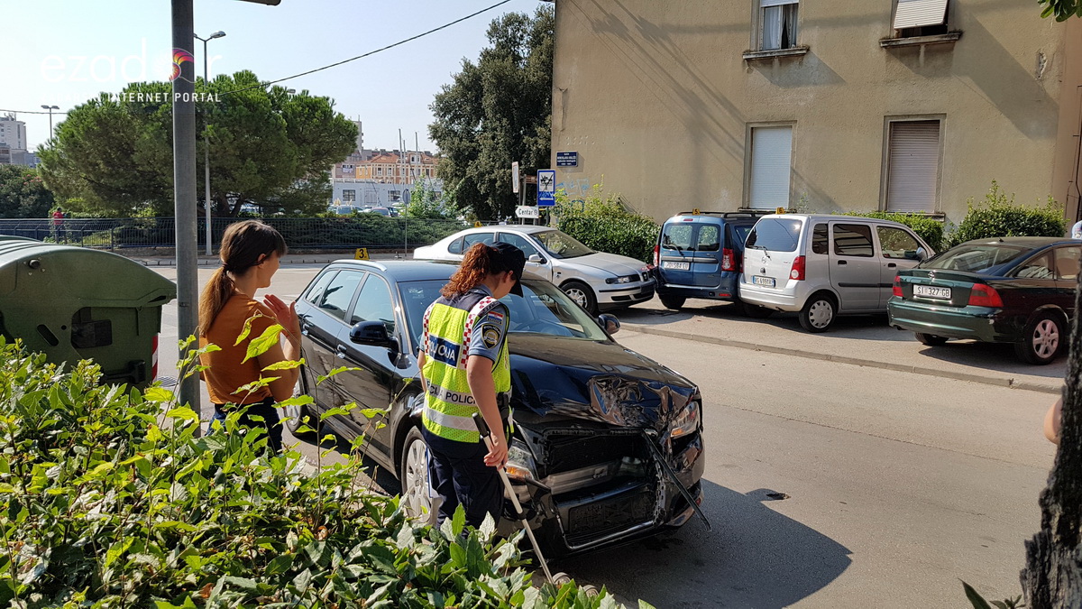 Sudar na križanju kod Marine Tankerkomerc, stradala četiri automobila
