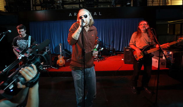 Koncert “Pozdrav Azri” u Arsenalu 24. rujna 2010.