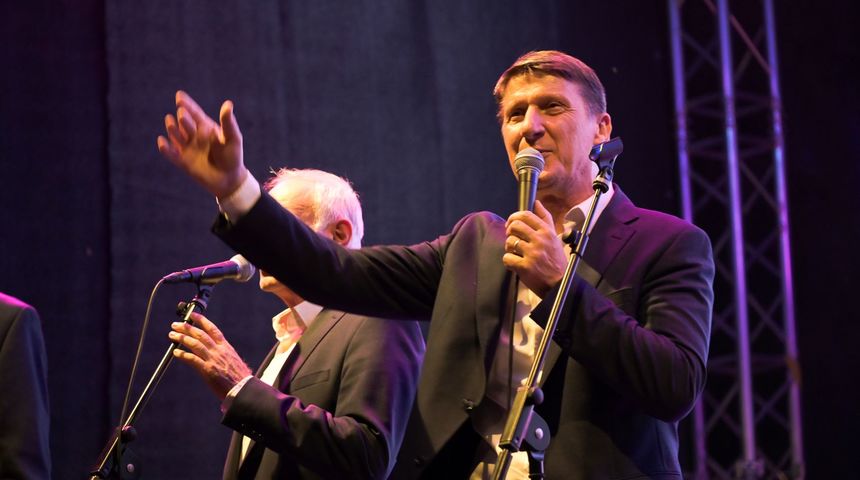Tomislav Bralić i klapa Intrade održali prvi koncert u Jajcu Tomislav Bralić i klapa Intrade održali prvi koncert u Jajcu