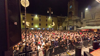 Doček 2017: Najluđa noć na zadarskom Poluotoku privukla više tisuća Zadrana i gostiju Doček 2017: Najluđa noć na zadarskom Poluotoku privukla više tisuća Zadrana i gostiju