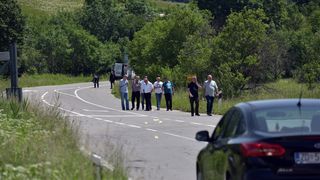 Donji Srb: Policija zaustavila kombi s migrantima, ozlijeđeno dvoje djece