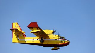 Borbeni helikopter, preleti kanaderi i Krila Oluje – Obilježen Dan državnosti i Dan Oružanih snaga Borbeni helikopter, preleti kanaderi i Krila Oluje – Obilježen Dan državnosti i Dan Oružanih snaga