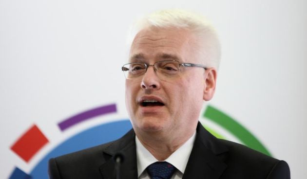 Osijek – Predsjednicki kandidat Ivo Josipovic posjet Osjecko-baranjskoj zupaniji zapoceo je radnim sastankom s gospodarstvenicima, poduzetnicima, znanstvenicima i kulturnim djelatnicima Slavonije i Baranje ‘Hrvatska snaznih regija’. Photo: Marko Mrkonjic/