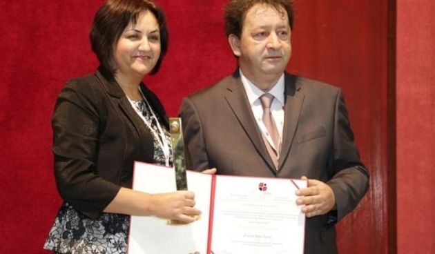 Irena Ćosić prima nagradu Brand Leader Award 2015.