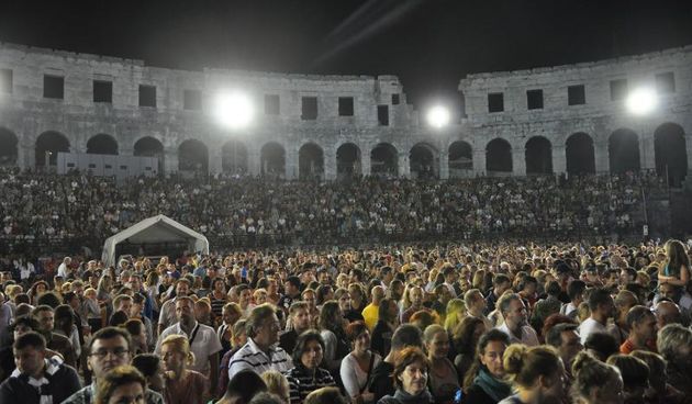 Pula: ZAZ pred prepunom Arenom održala koncert, Photo: Duško Marušić/PIXSELL