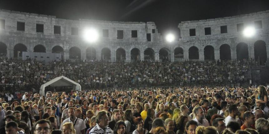 Pula: ZAZ pred prepunom Arenom održala koncert, Photo: Duško Marušić/PIXSELL