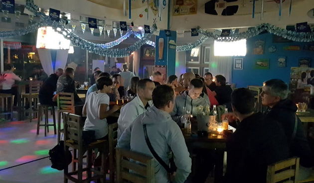 Famous Beach Bar & Grill