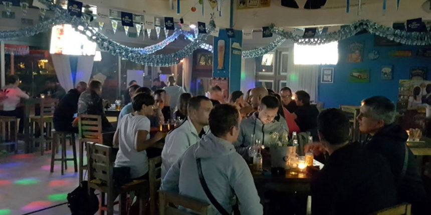 Famous Beach Bar & Grill Famous Beach Bar & Grill