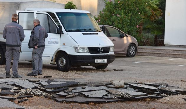 Sukošan: Vojska i vatrogasci saniraju štetu nakon poplave