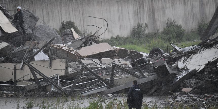 Urušio se nadvožnjak u Italiji