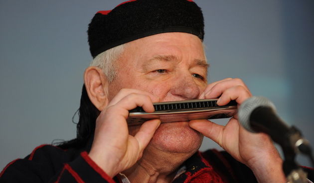 Zadar, 080111.
U Nadinu, selu pokraj Benkovca odrzana je danas 
4. Cvitarijada pod nazivom Najbolji cvitarasi od Nina do Knina. Rijec je o natjecanju u kojem je sudjelovalo oko 
30-ak samoukih sviraca  etno skladbi na usnoj harmonici. 
Na slici: natjecate