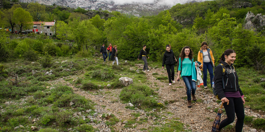 Jednodnevni izlet do planinarskog doma u Paklenici Jednodnevni izlet do planinarskog doma u Paklenici