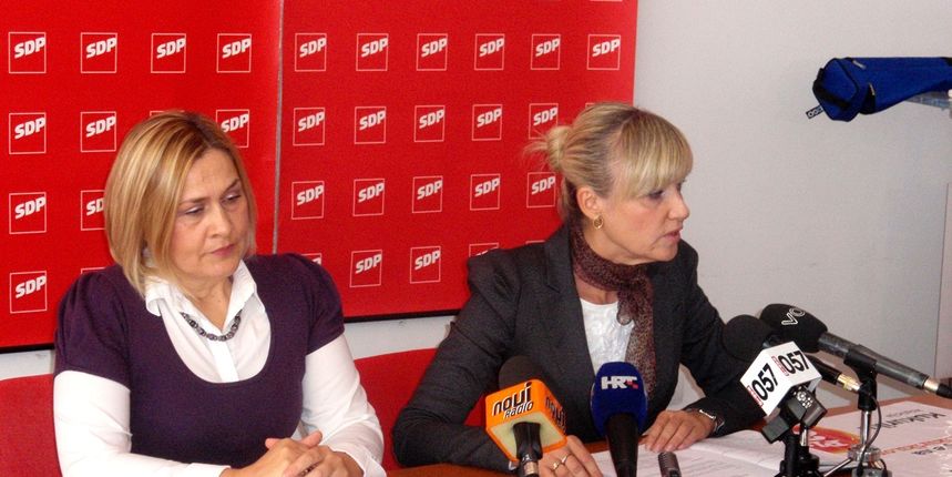 “Položaj žene u obitelji i društvu”, predsjednica zadarskog Foruma žena Tatijana Petrić i  saborska zastupnica SDP-a Ingrid Antičević Marinović